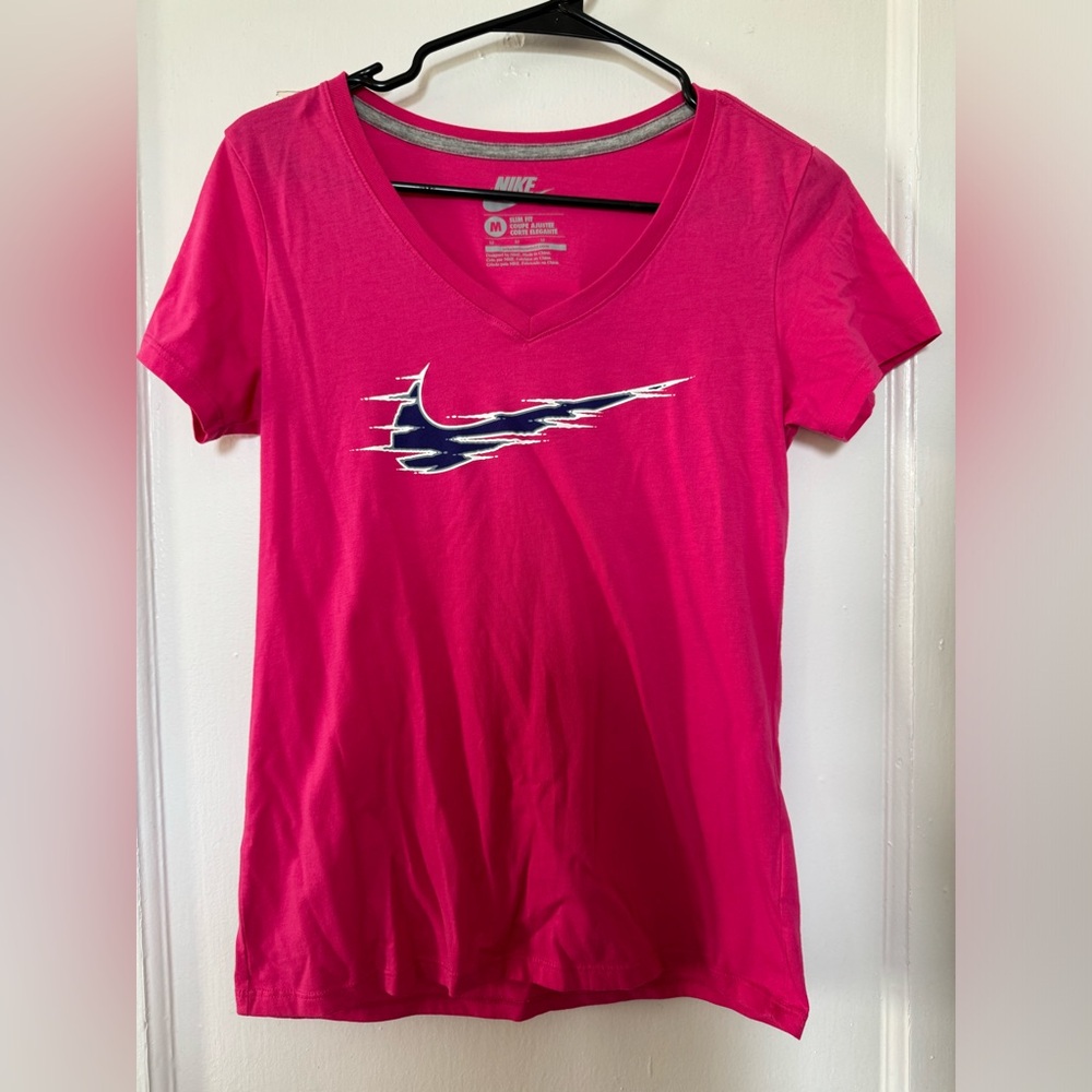 Women’s Nike pink v-neck tee